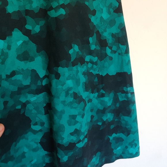 Lululemon Green Raceback Tank Top - Picture 3 of 4